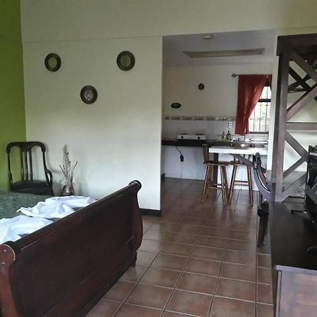 Dos Palmas Studio Apartments Río Segundo 외부 사진