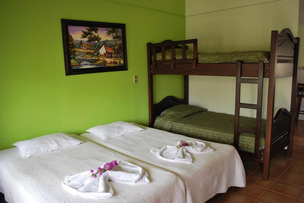 Dos Palmas Studio Apartments Río Segundo 외부 사진