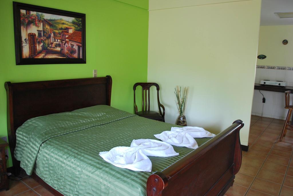 Dos Palmas Studio Apartments Río Segundo 외부 사진