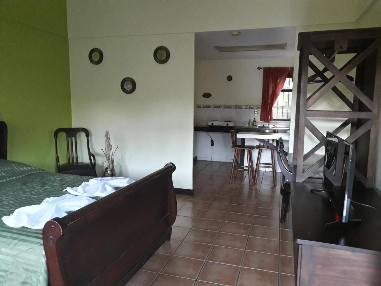 Dos Palmas Studio Apartments Río Segundo 외부 사진